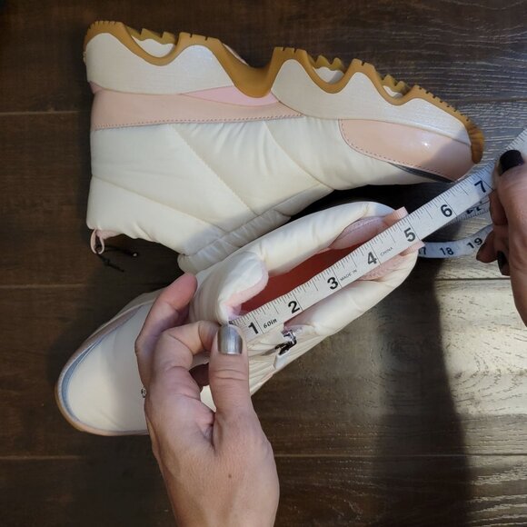 NEW Sorel Kinetic Impact Puffy Zip Boots Womens 12 Winter Chic Modern Cozy Retro - Picture 7 of 10